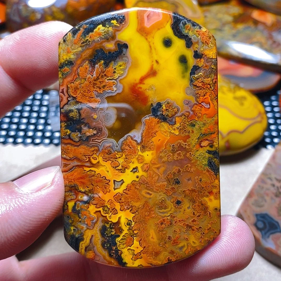 玛瑙/玉髓颈饰未镶嵌石*