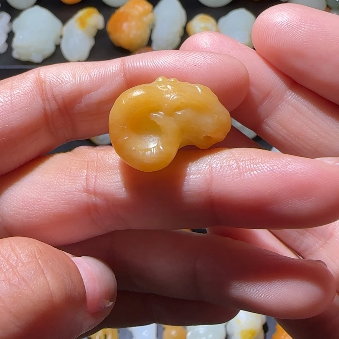 和田玉未镶嵌颈饰庄*林