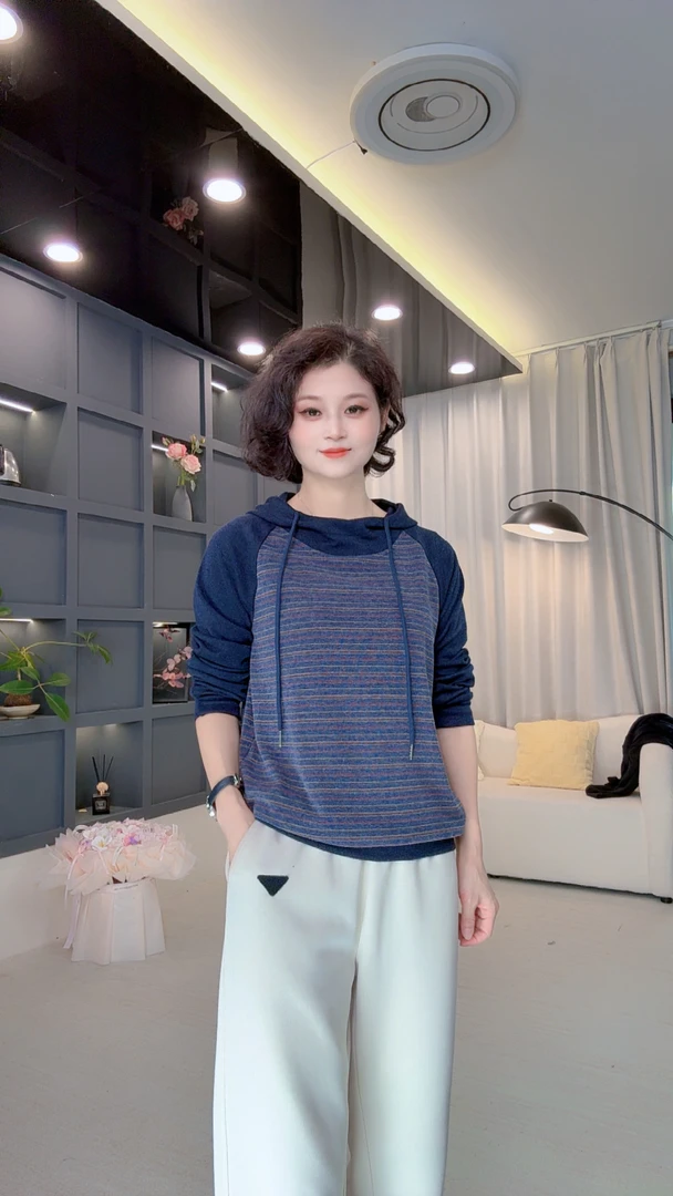 秋季新款洋气复古慵懒条纹长袖卫衣女减龄宽松气质连帽上衣9120