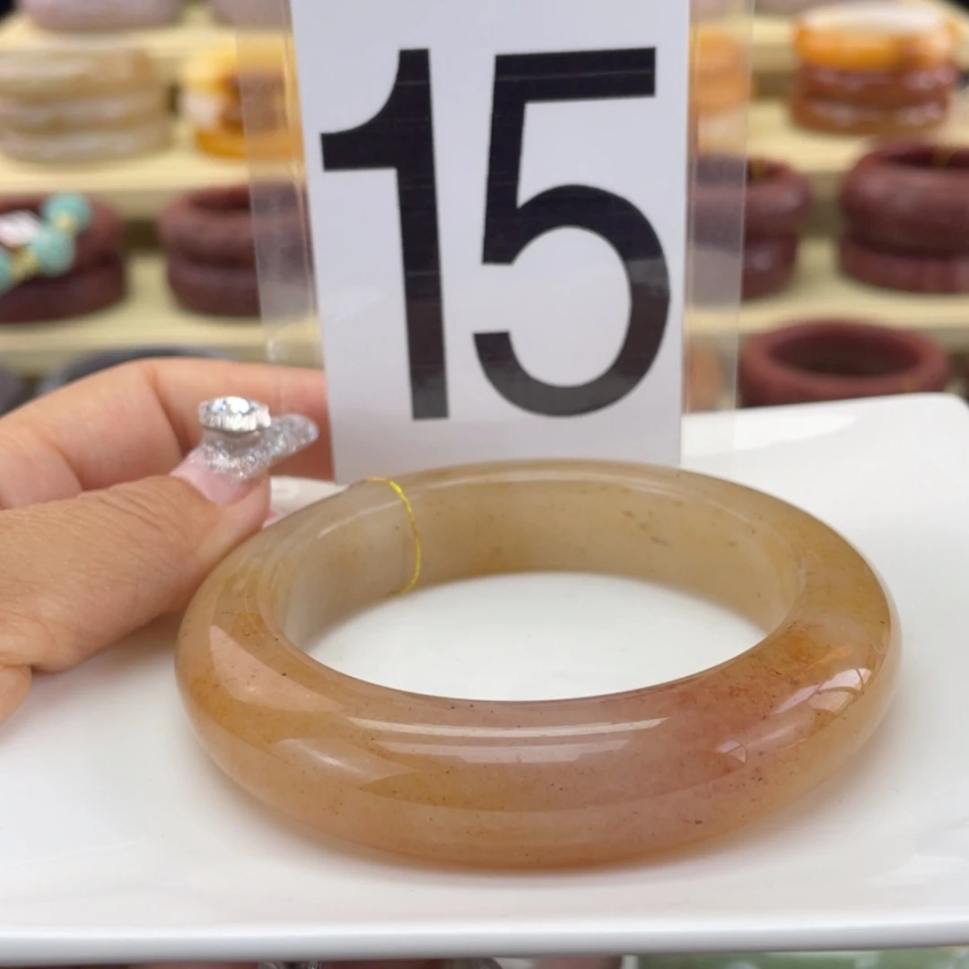 【闪购商品】石英质玉手镯未镶嵌