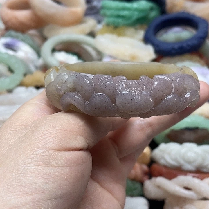 未镶嵌手镯石英岩玉