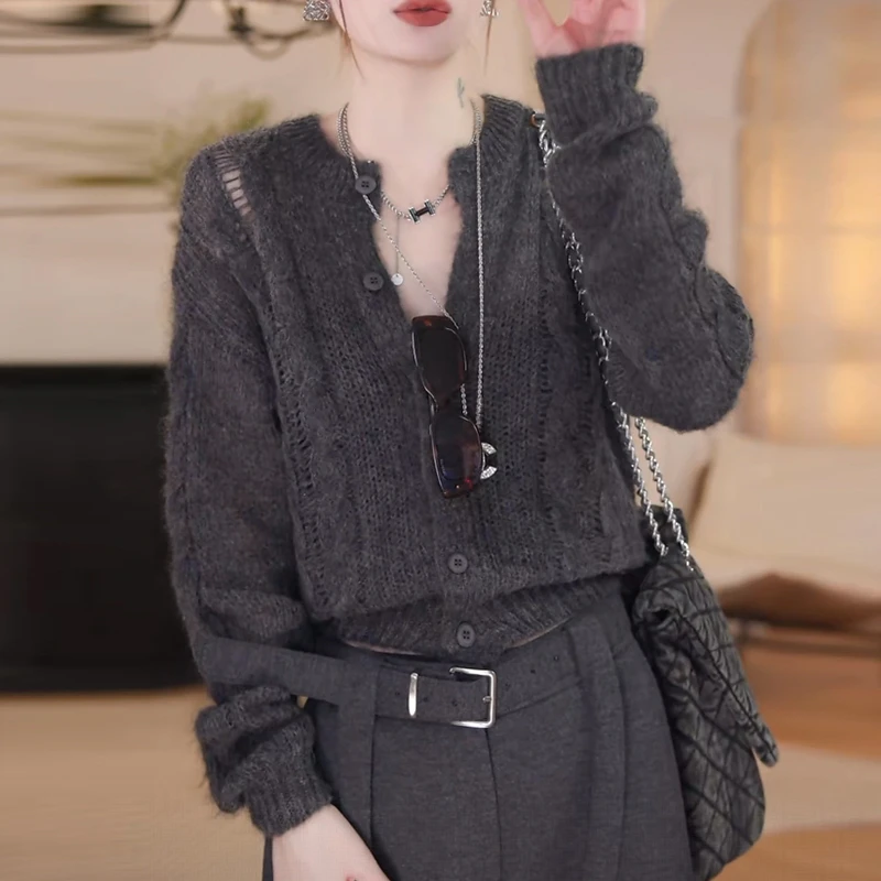 韩系复古灰色软糯毛衣女秋冬小个子修身显瘦短款针织开衫外套上衣