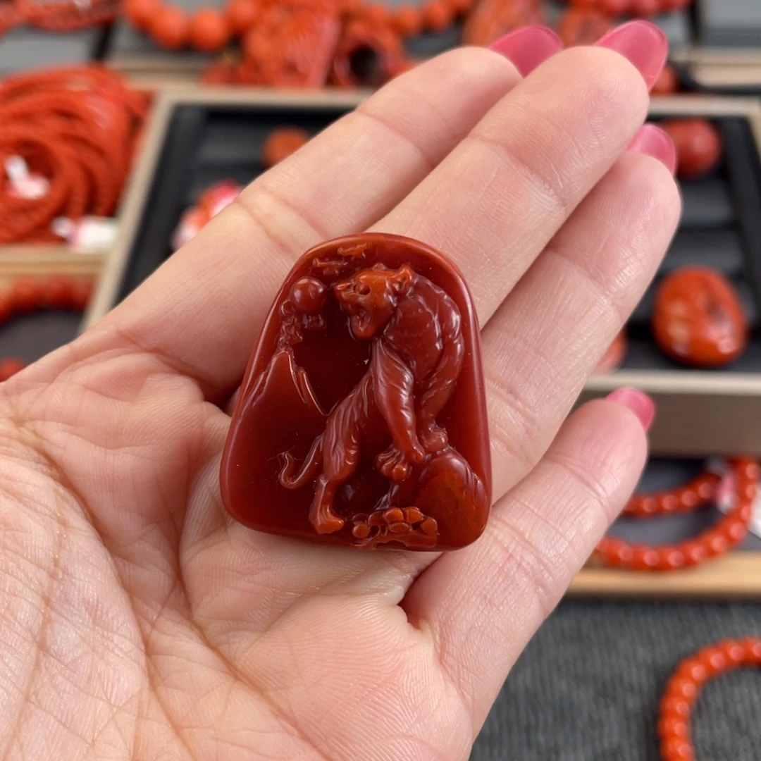 南红玛瑙合金吊坠(不含链)瓦西南红上山虎