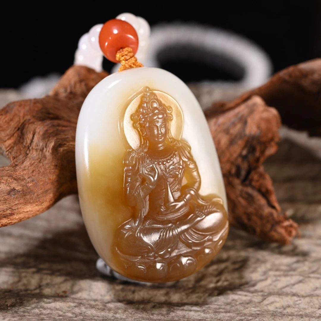 Lot8838 2510180255和田玉且末糖观音挂坠/保利