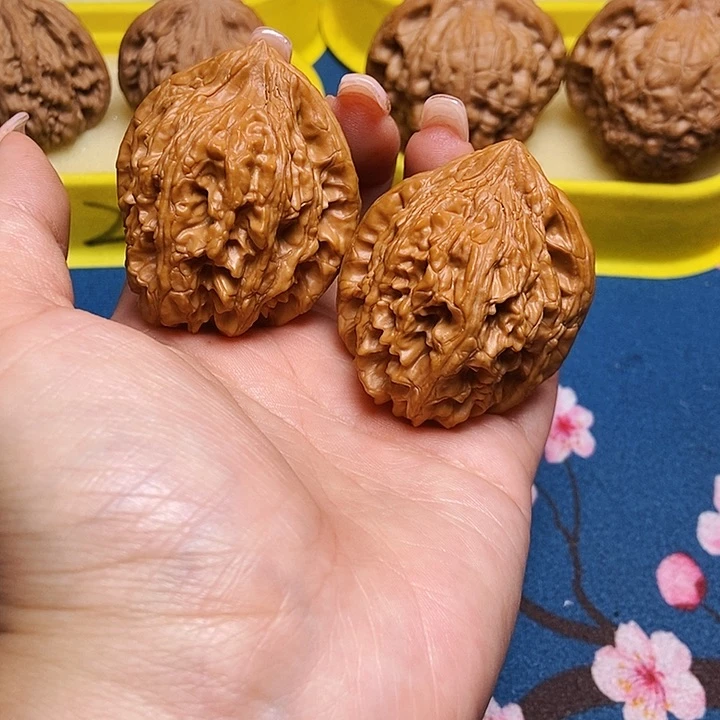 吊坠文玩核桃大沽石的