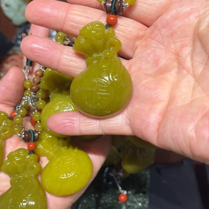 岫玉未镶嵌毛衣链