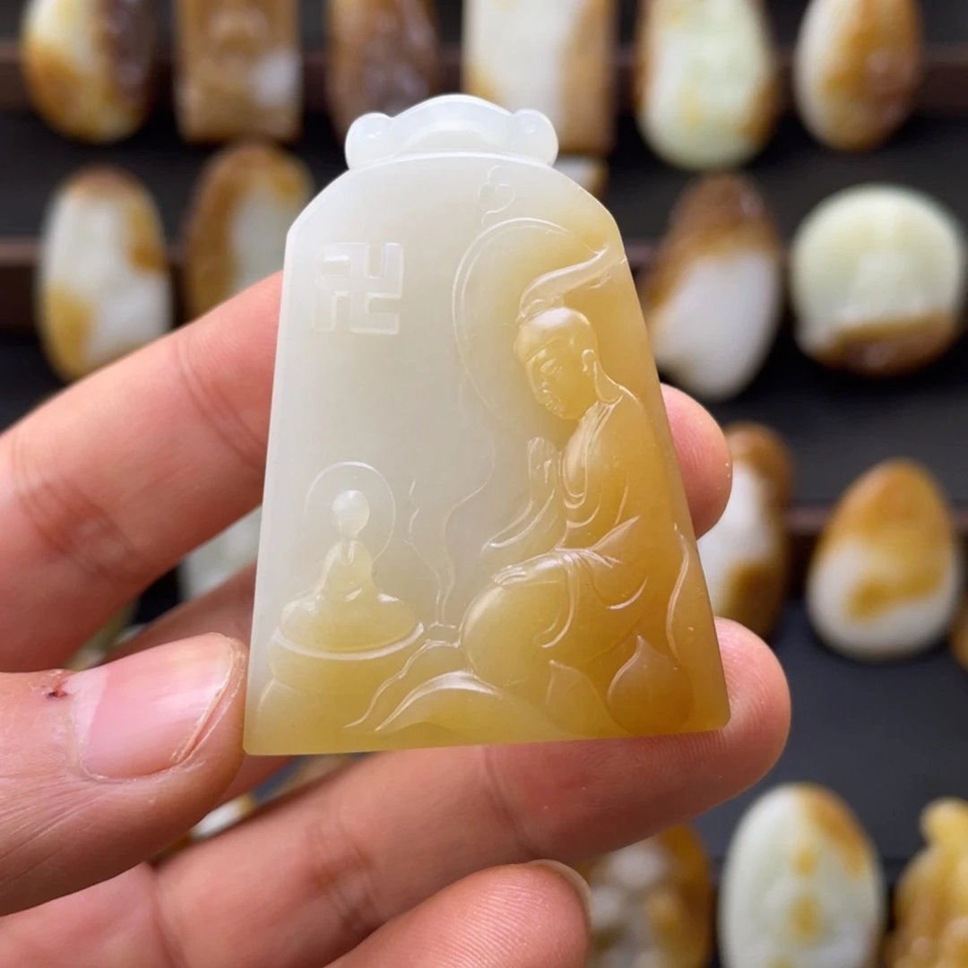 中***版和田玉（糖玉）未镶嵌颈饰