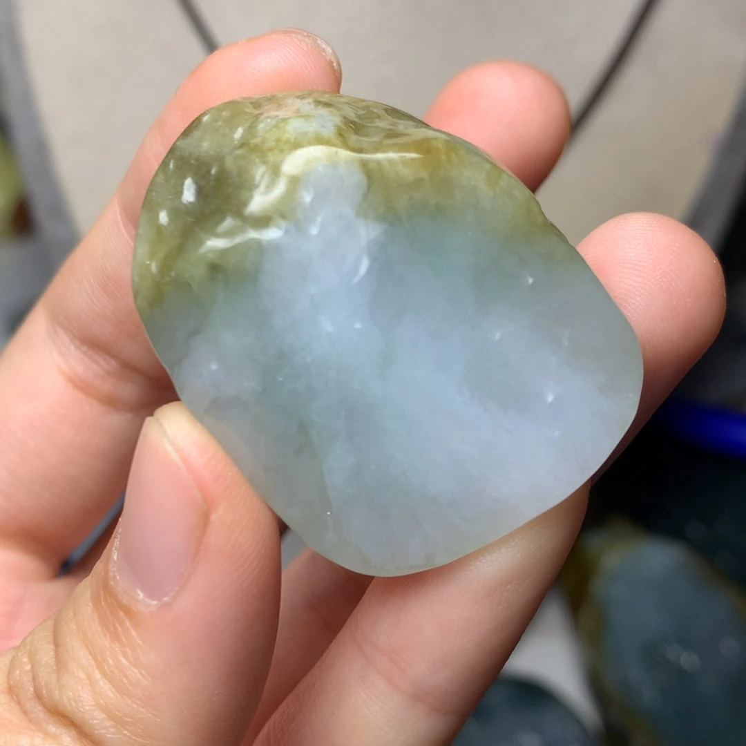 翡翠颈饰未镶嵌吊坠