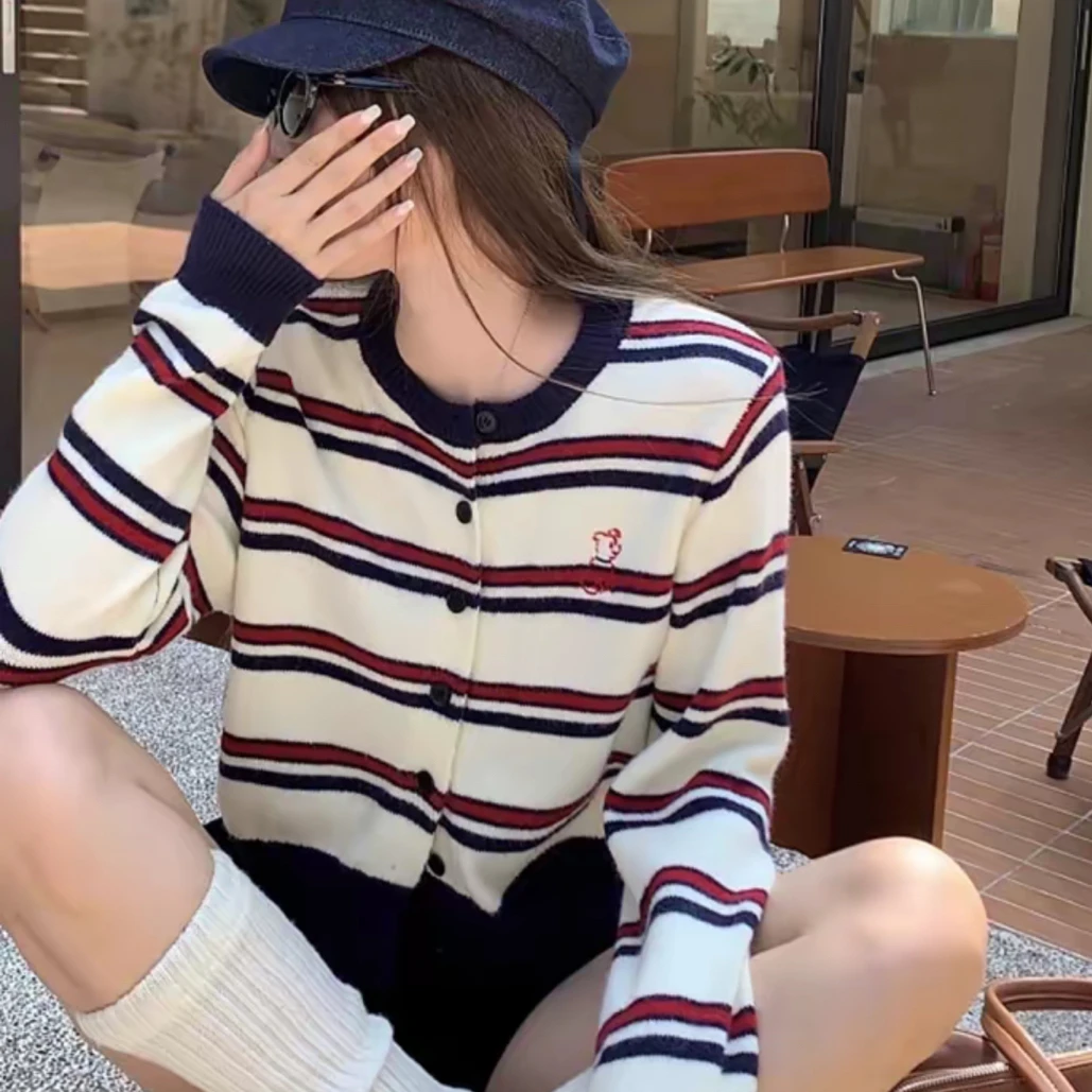 （现货+运费险)可爱狗打底长袖条纹针织圆领 miu 系开衫女