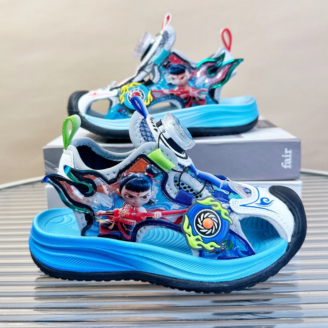 夏天哪吒男童凉鞋沙滩鞋8户外鞋子3-6岁小童男孩儿童发光包头童鞋