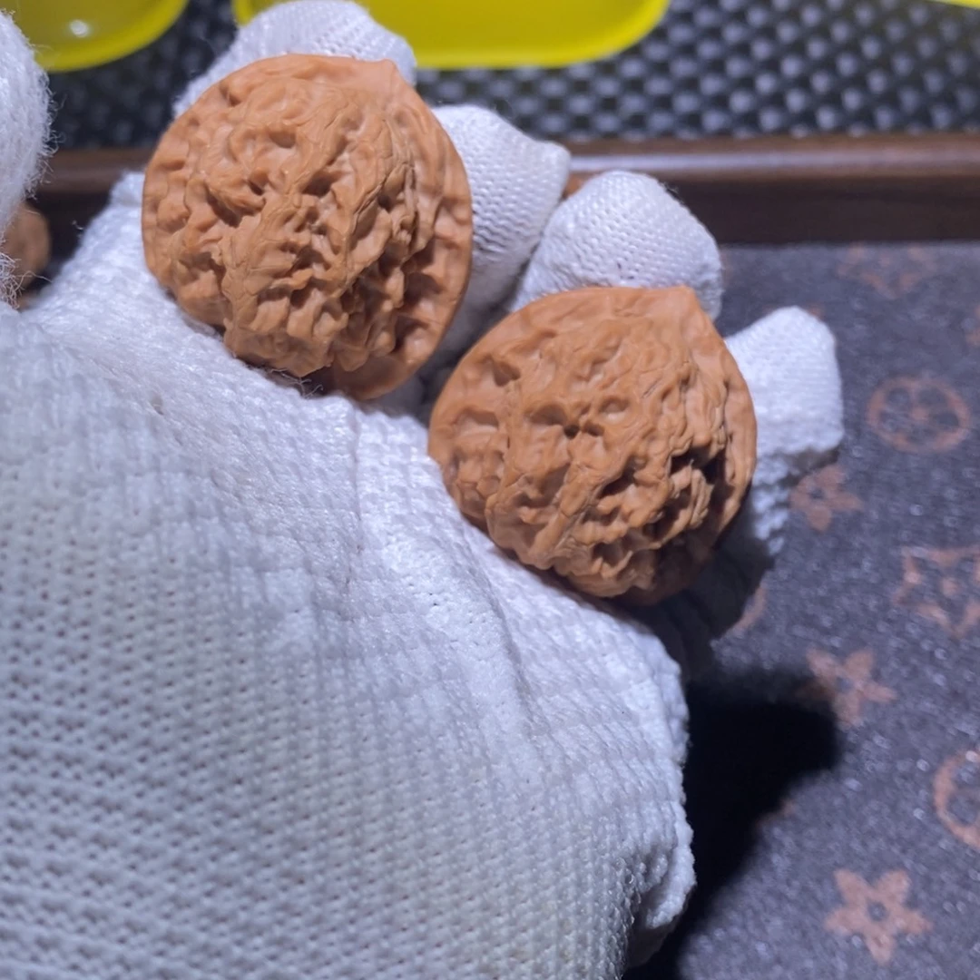 吊坠文玩核桃梨木台