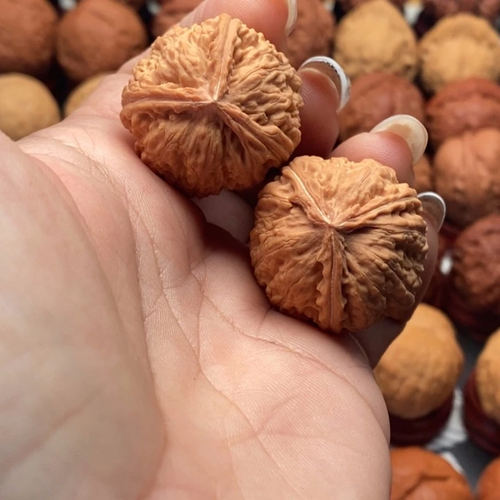 A***n核桃精品文玩核桃手捻