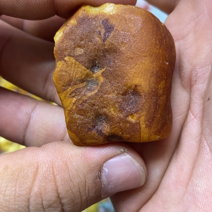 蜜蜡未镶嵌裸石吊坠