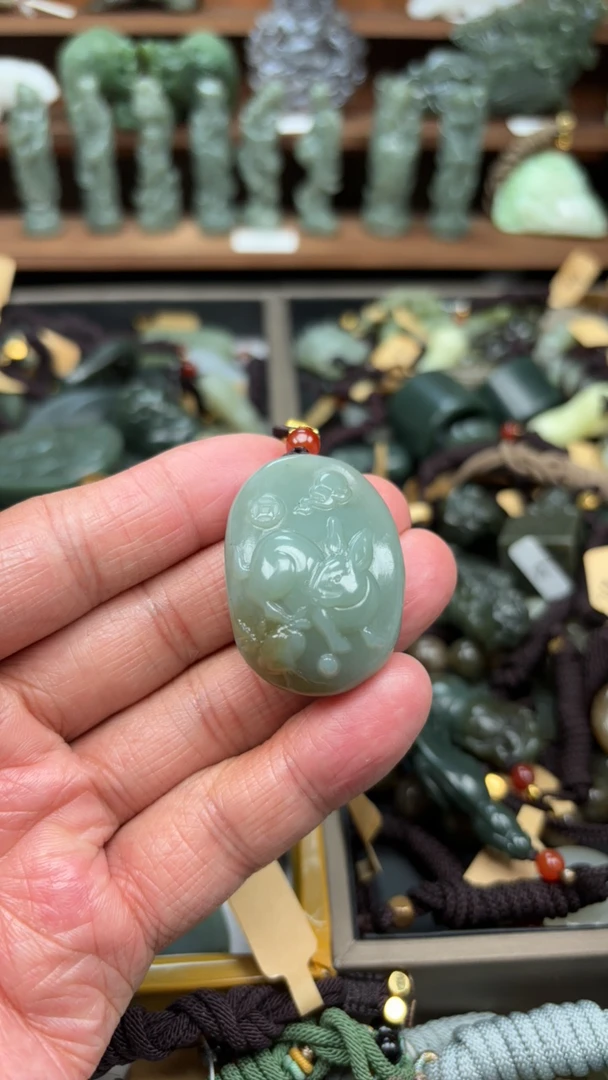 保真和田玉兔子时尚吊坠百搭精雕拍一发一手工精致气质