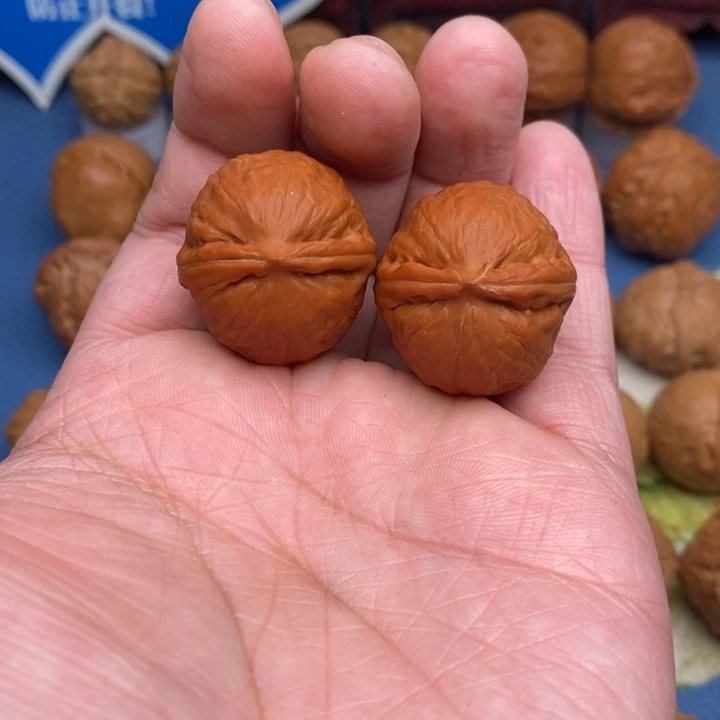 文玩核桃把件龙珠