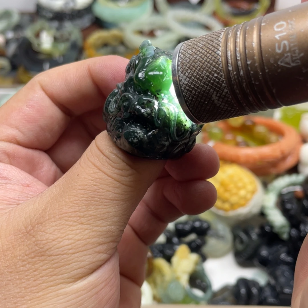 蛇纹石玉未镶嵌吊坠(不含链)