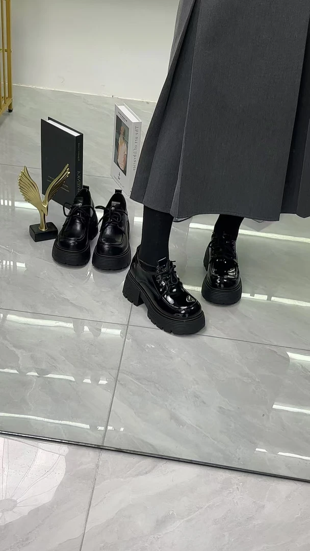 2025年新款显脚小高跟乐福鞋系带气质百搭黑色圆头舒适