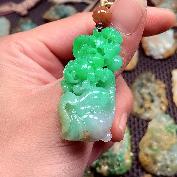 颈饰未镶嵌翡翠花开富贵