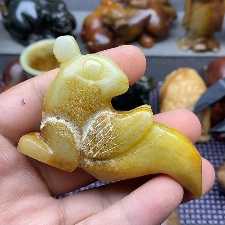 未镶嵌蛇纹石玉颈饰
