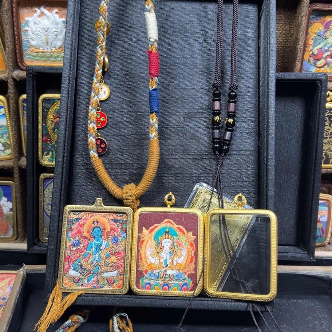 吊坠b****u唐卡是在英国伦敦举行婚礼的时候