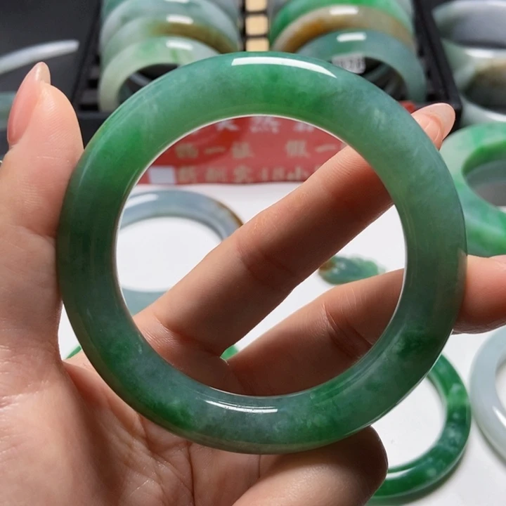 翡翠手镯未镶嵌35号52.5圆条