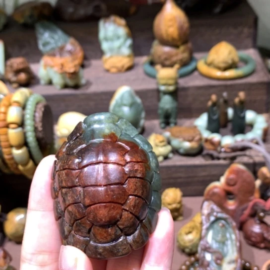 岫岩河磨玉（透闪石质玉）未镶嵌把件无*谓