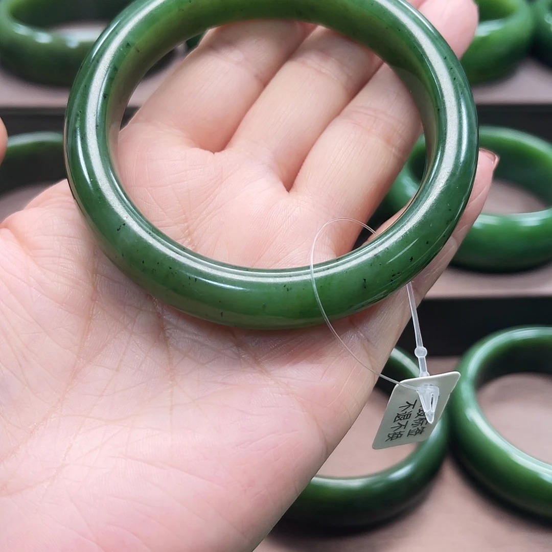 和田玉（碧玉）未镶嵌手镯