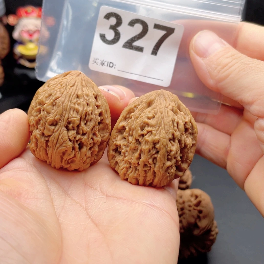把件文玩核桃南疆凹底炮弹34