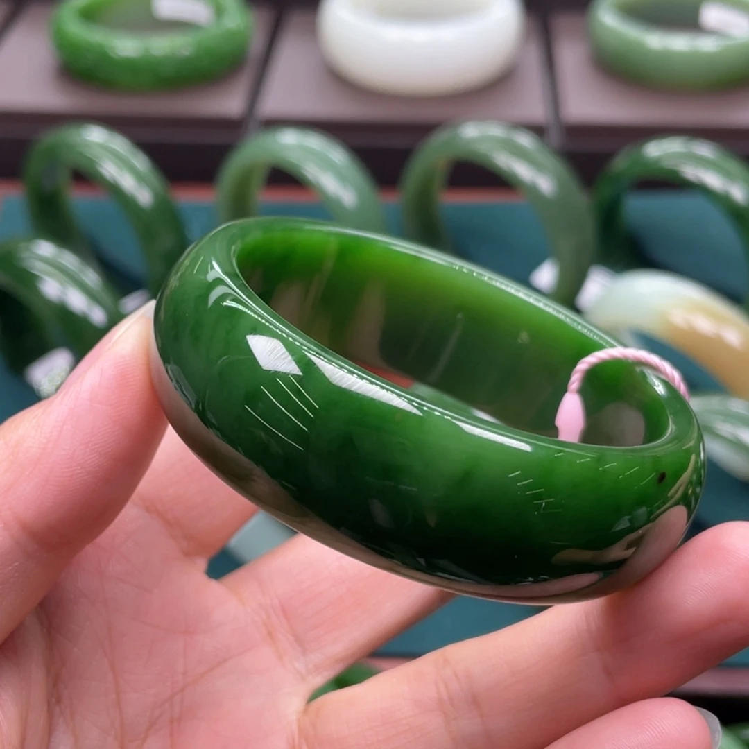 和田玉（碧玉）未镶嵌手镯