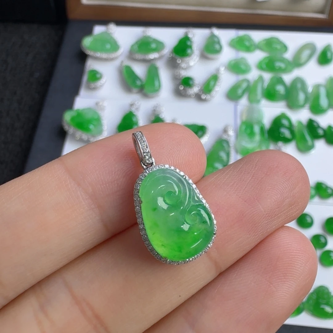 翡翠18K金镶嵌吊坠(不含链)如意