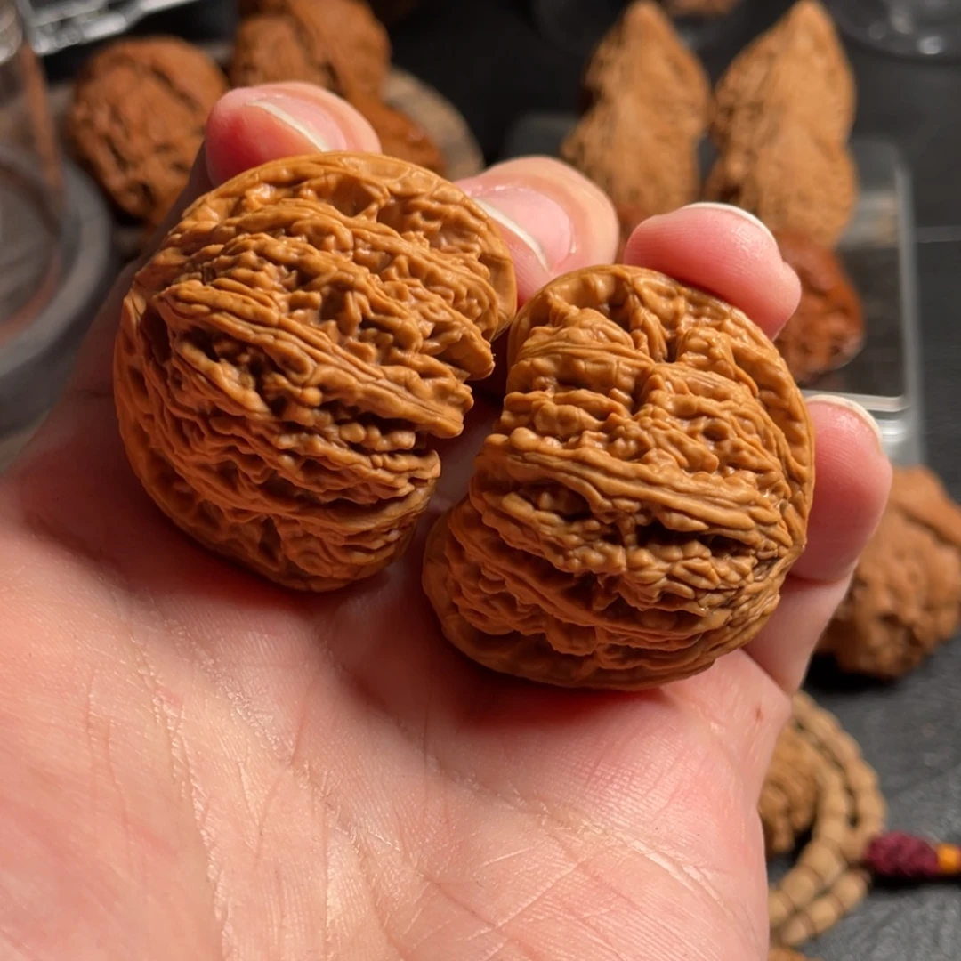 文玩核桃吊坠密纹