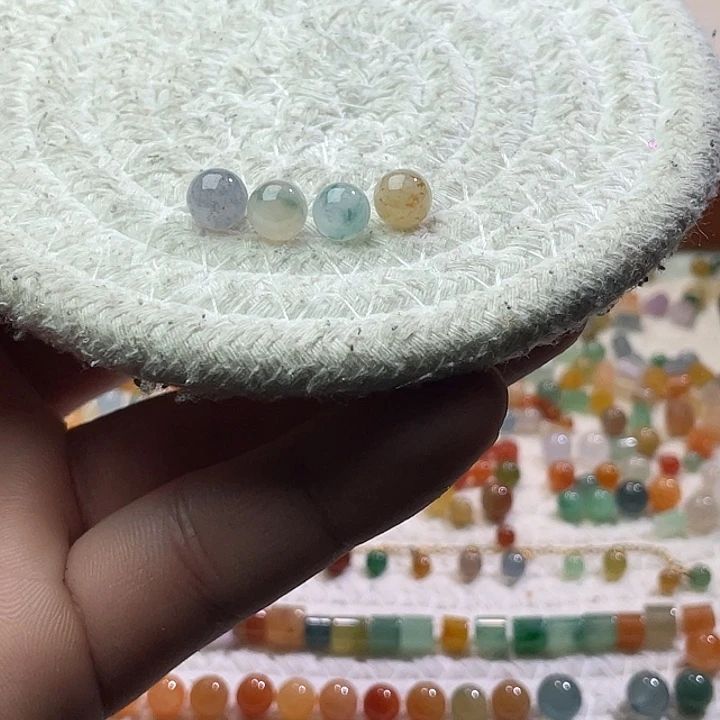 翡翠散珠未镶嵌定制翡翠卡7+，一组