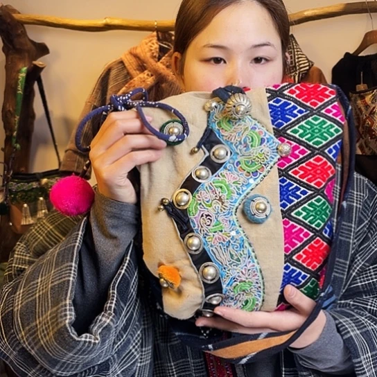 织绣手工制作包包