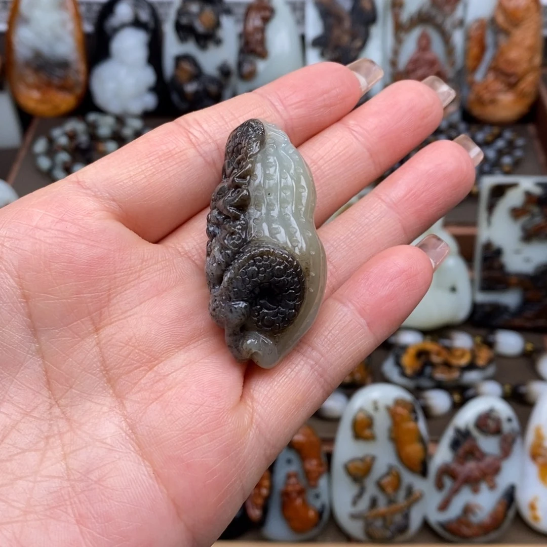 颈饰未镶嵌和田玉