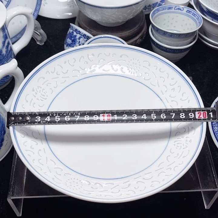 碗双线雕塑福字八寸盘