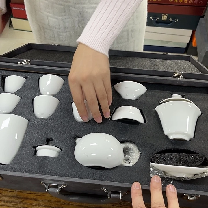 孤品茶具套装等。