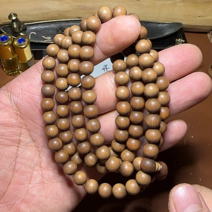 檀香木手串/手链迈索尔老山檀香0.8×108顺纹黑肉