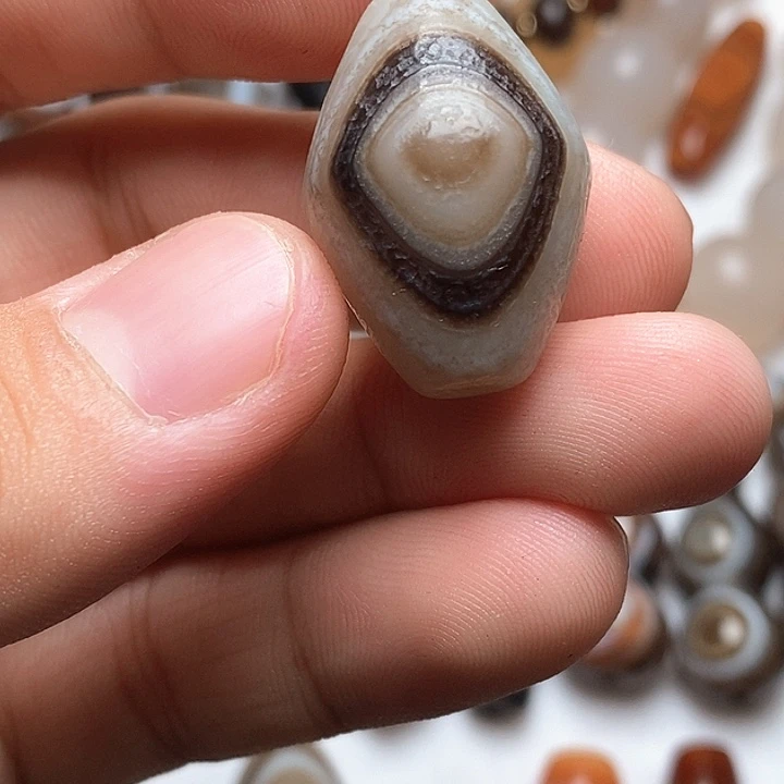 玛瑙/玉髓合金颈饰