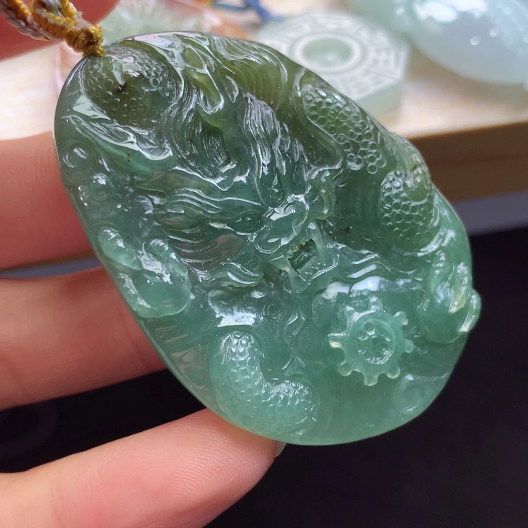 颈饰未镶嵌翡翠吊坠