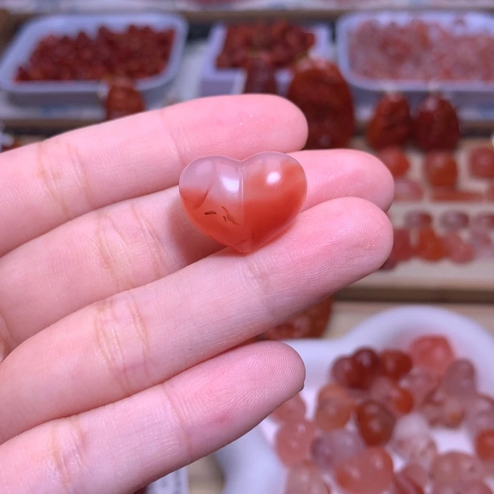 南红玛瑙未镶嵌珠宝半成品屁桃