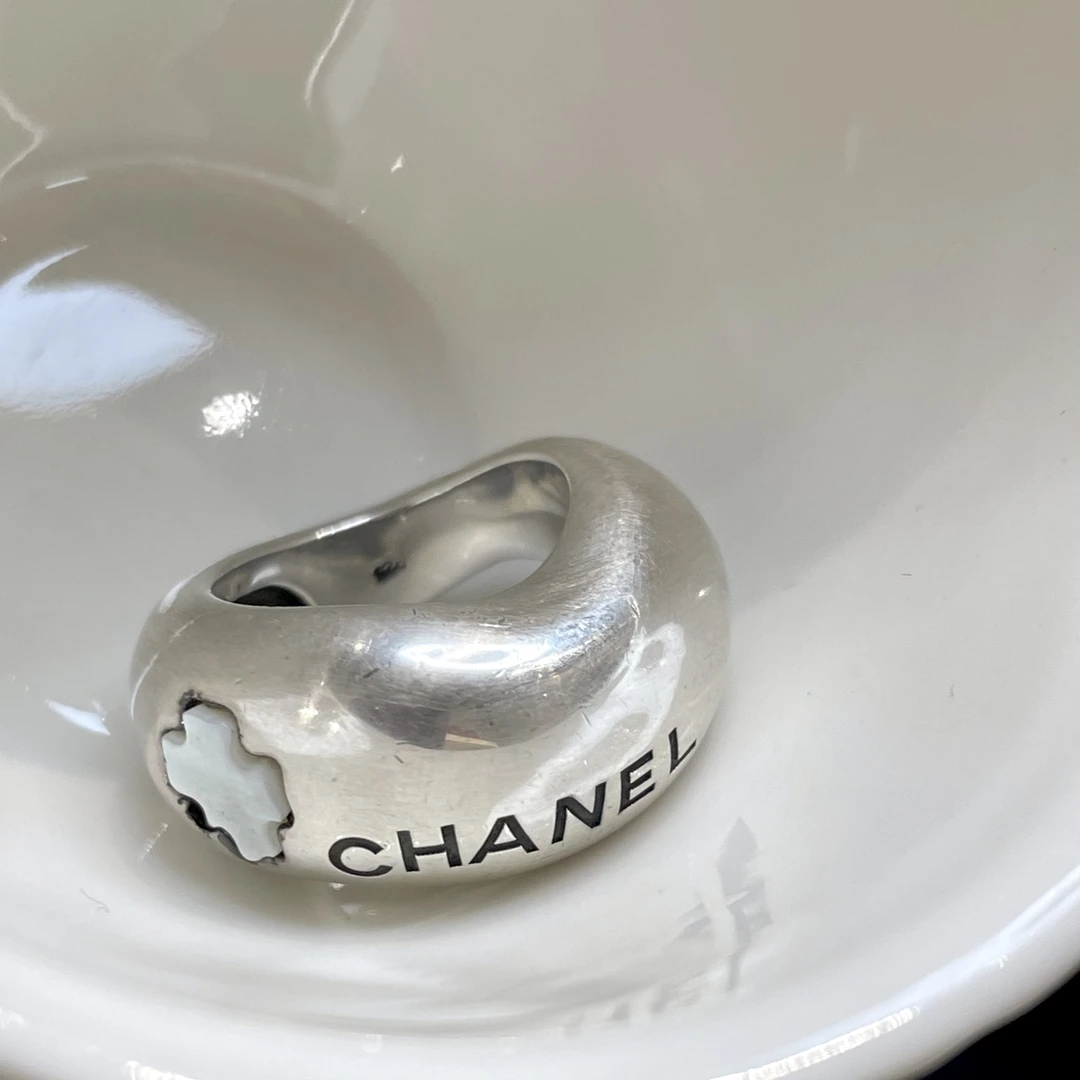 95新 Chanel/香奈儿 925银豆四叶草贝母戒指 RB2024012
