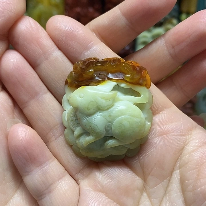 岫玉未镶嵌吊坠(赠链)