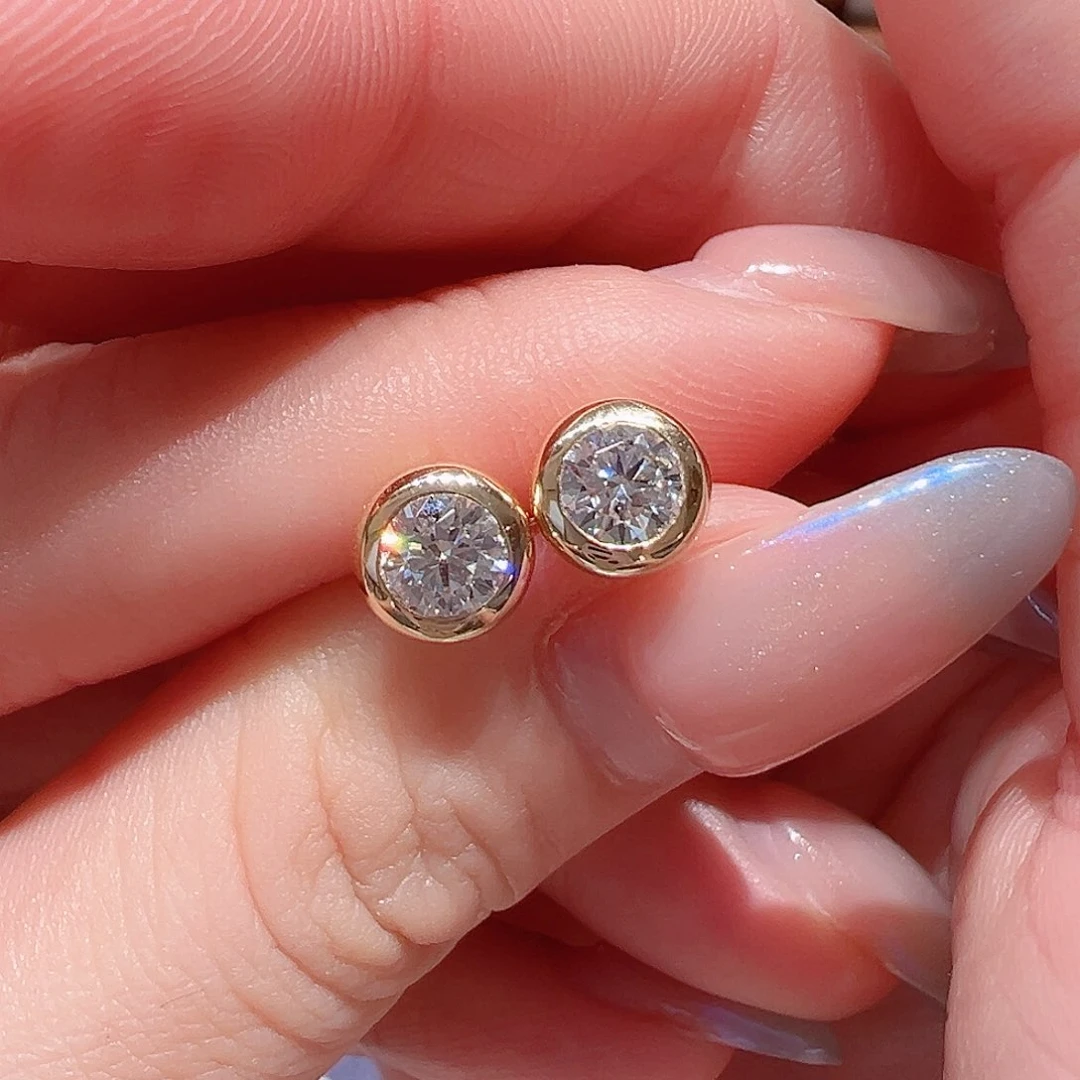 18K金镶嵌耳饰实验室培育钻石w****?