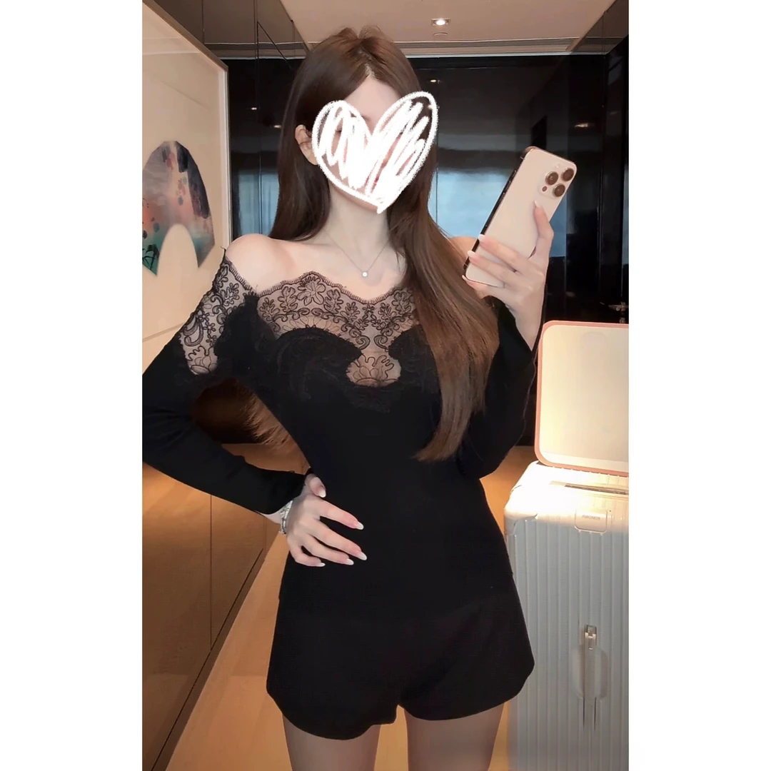 高级感洋气镂空蕾丝拼接内搭长袖T恤女秋冬修身显瘦性感打底上衣