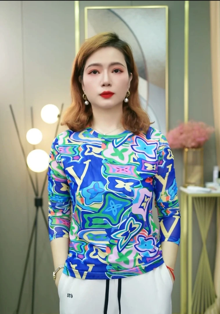 【老板娘推荐】2026早春新款时尚洋气长袖网纱t恤女定位花上衣A188
