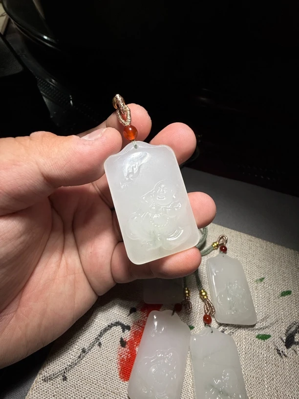 精品天山翠逍遥佛牌g1，多样性随机发拍一发一个