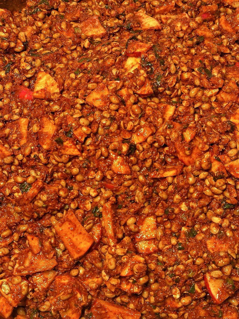 农家自制萝卜酱豆下饭酱