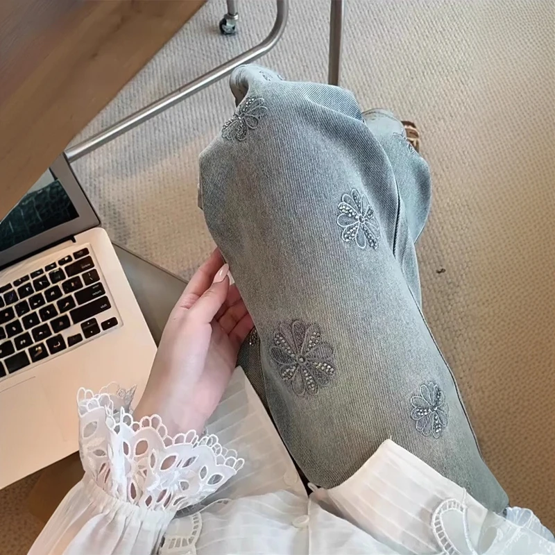 重工刺绣烫钻直筒牛仔裤女夏季薄款大码胖mm设计感休闲阔腿九分裤