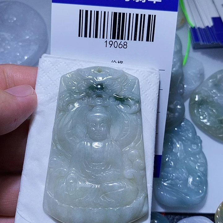 颈饰未镶嵌翡翠天光墟翡翠市场现金代购