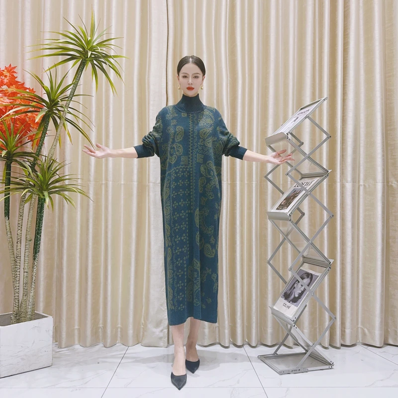 A234青绿色提花设计气质秋冬轻奢针织连衣裙时尚复古